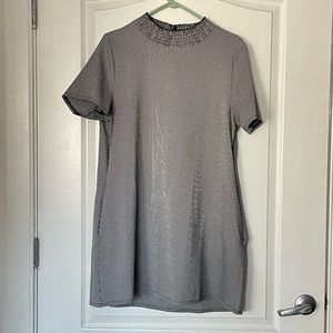 Very cut Black and White Check Fall Dress by Farrow sz Large